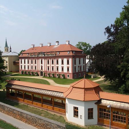 Zamecke Ubytovani U Dobre Hrabenky Kunin Bagian luar foto